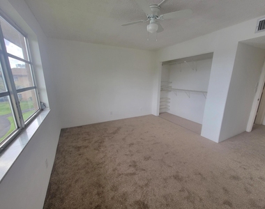 7900 Nw 50th Street - Photo Thumbnail 9