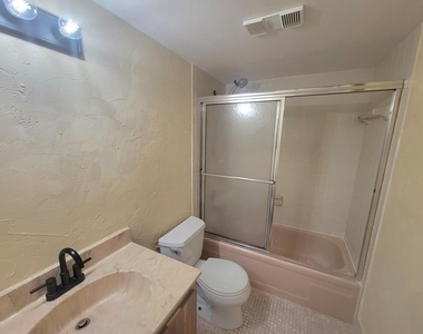 7900 Nw 50th Street - Photo Thumbnail 11