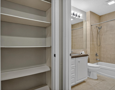 37 E Harbour Isle Dr Drive E - Photo Thumbnail 30