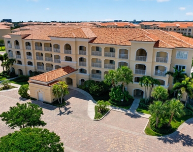 37 E Harbour Isle Dr Drive E - Photo Thumbnail 2