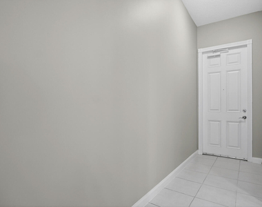 37 E Harbour Isle Dr Drive E - Photo Thumbnail 4