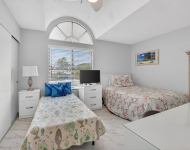 7563 Glendevon Lane - Photo Thumbnail 23