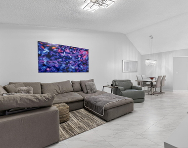 7563 Glendevon Lane - Photo Thumbnail 14