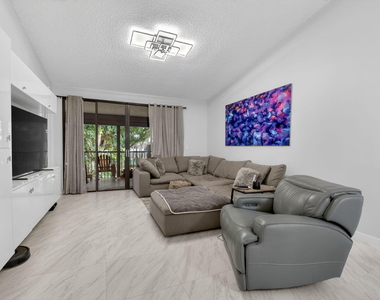 7563 Glendevon Lane - Photo Thumbnail 12