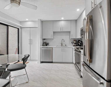 7563 Glendevon Lane - Photo Thumbnail 8