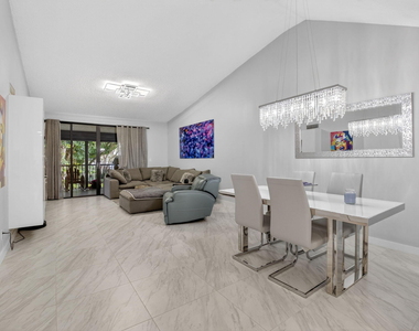 7563 Glendevon Lane - Photo Thumbnail 10