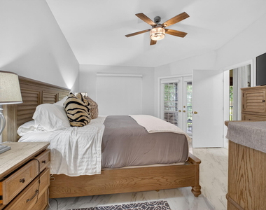 7563 Glendevon Lane - Photo Thumbnail 18