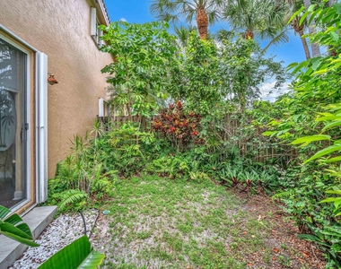 1888 Sw 53rd Avenue - Photo Thumbnail 30