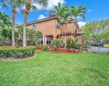 1888 Sw 53rd Avenue - Photo Thumbnail 36