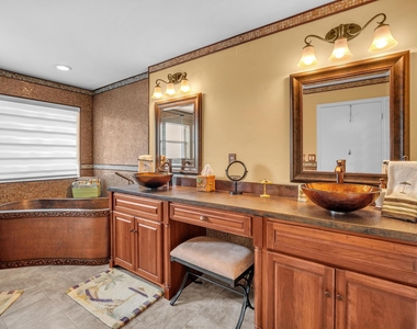 1888 Sw 53rd Avenue - Photo Thumbnail 23