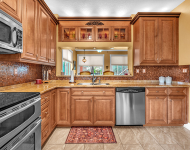 1888 Sw 53rd Avenue - Photo Thumbnail 11