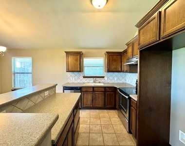 433 Argos Road - Photo Thumbnail 17