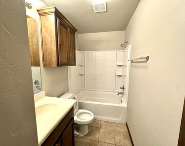 433 Argos Road - Photo Thumbnail 11