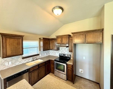 433 Argos Road - Photo Thumbnail 18