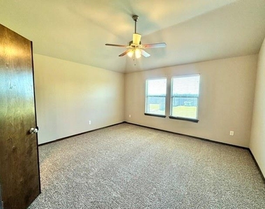433 Argos Road - Photo Thumbnail 19