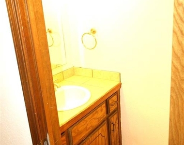 1901 Lindsey Street - Photo Thumbnail 9