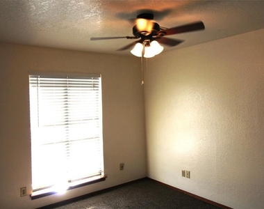 1901 Lindsey Street - Photo Thumbnail 31