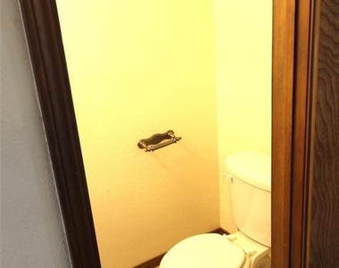 1901 Lindsey Street - Photo Thumbnail 28
