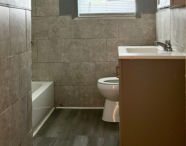 308 S 8th Street - Photo Thumbnail 6