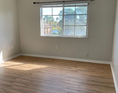 3690 Nw Mediterranean Lane - Photo Thumbnail 6