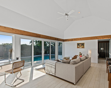 11792 Wimbledon Circle - Photo Thumbnail 7