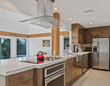 11792 Wimbledon Circle - Photo Thumbnail 4
