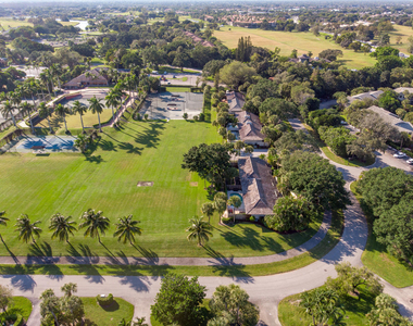 11792 Wimbledon Circle - Photo Thumbnail 30