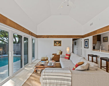 11792 Wimbledon Circle - Photo Thumbnail 8