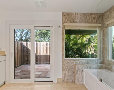 11792 Wimbledon Circle - Photo Thumbnail 18