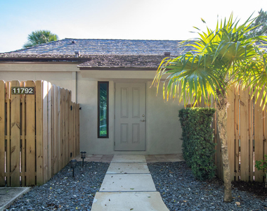 11792 Wimbledon Circle - Photo Thumbnail 2