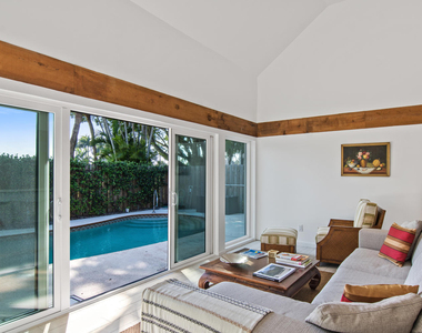 11792 Wimbledon Circle - Photo Thumbnail 9