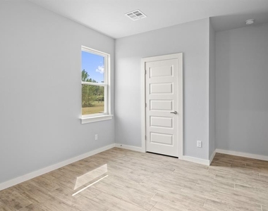 12624 E Hefner Road - Photo Thumbnail 17