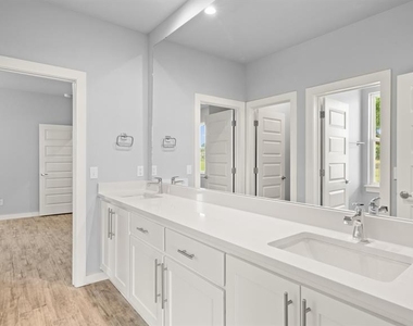 12624 E Hefner Road - Photo Thumbnail 9
