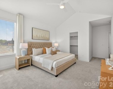 11902 Elm Lane - Photo Thumbnail 16