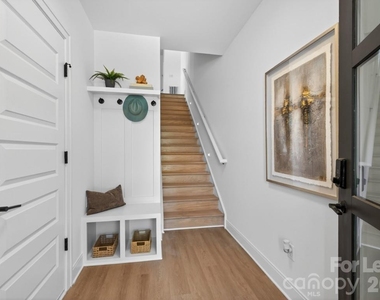 11902 Elm Lane - Photo Thumbnail 2