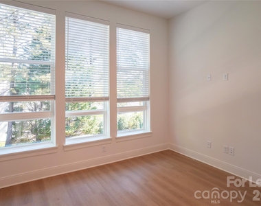11902 Elm Lane - Photo Thumbnail 32