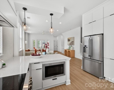 11902 Elm Lane - Photo Thumbnail 9