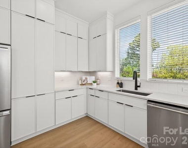 11902 Elm Lane - Photo Thumbnail 10