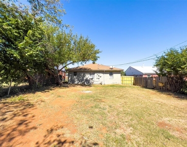 2022 Nw 33rd Street - Photo Thumbnail 20