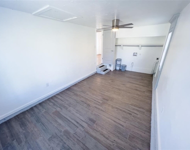 2022 Nw 33rd Street - Photo Thumbnail 11