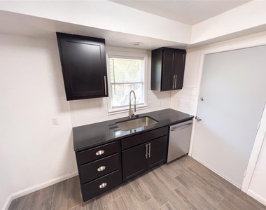 2022 Nw 33rd Street - Photo Thumbnail 13