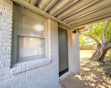 2022 Nw 33rd Street - Photo Thumbnail 18