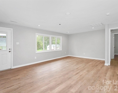 315 S Ransom Street - Photo Thumbnail 10