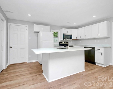 315 S Ransom Street - Photo Thumbnail 6