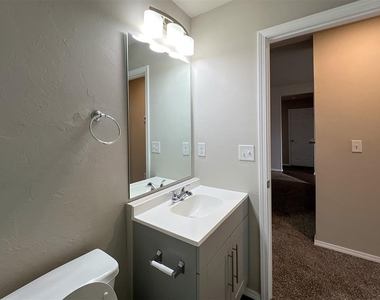 4301 Driftwood Drive - Photo Thumbnail 17