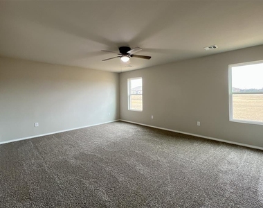 4301 Driftwood Drive - Photo Thumbnail 6