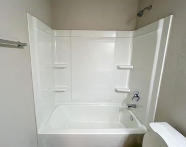 4301 Driftwood Drive - Photo Thumbnail 16