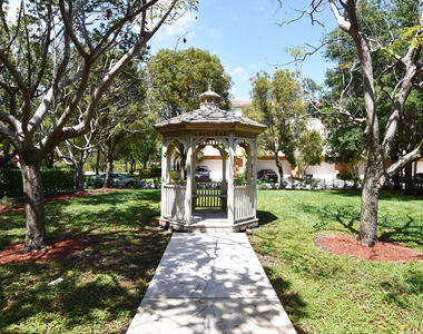 1418 W Wickham Circle - Photo Thumbnail 29