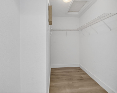 1418 W Wickham Circle - Photo Thumbnail 17
