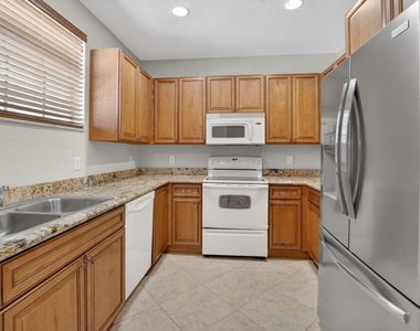 1418 W Wickham Circle - Photo Thumbnail 8